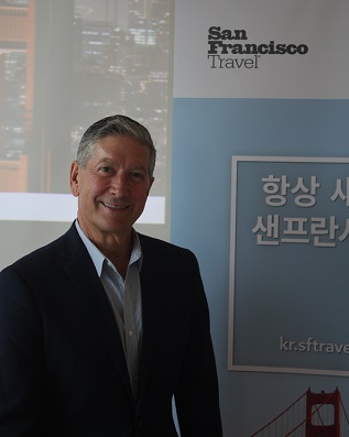 에디터 사진
